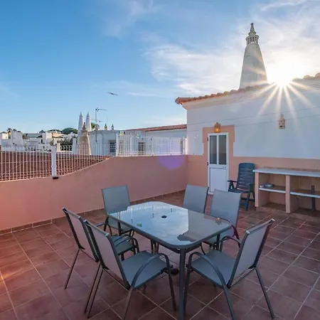 Casa Logan, 2 Bedroom With Terrace & Pool Lejlighed